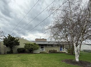 22 Drumlins Ter, Syracuse, NY 13224