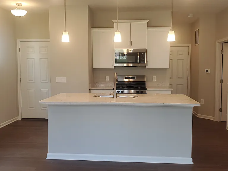 4972 Pebble Ct #4972 — Photo 5