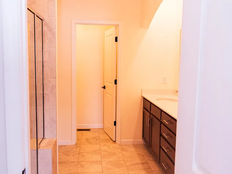 1013 Epiphany Rd — Photo 27