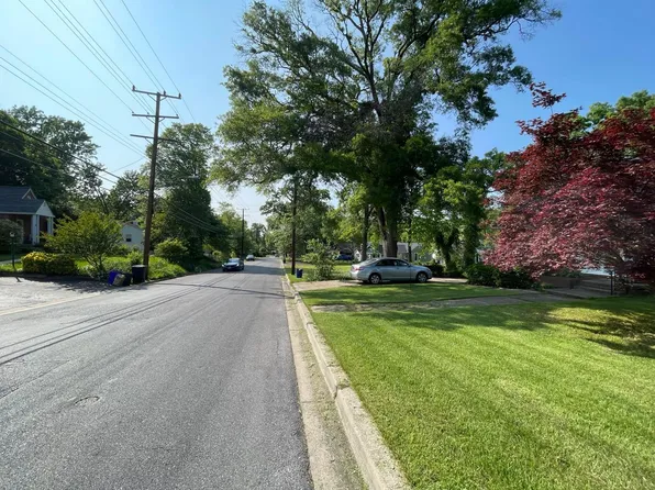 5914 Berwyn Rd, College Park, MD 20740