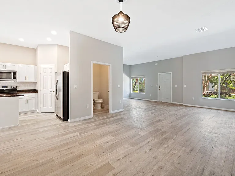 1609 SE 23rd Way — Photo 1