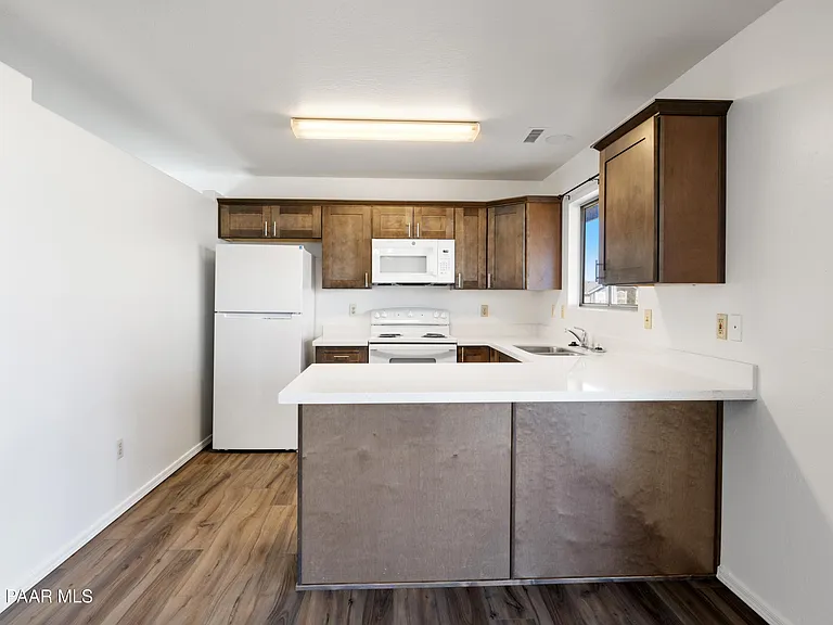 4517 N Sauter Dr — Photo 7
