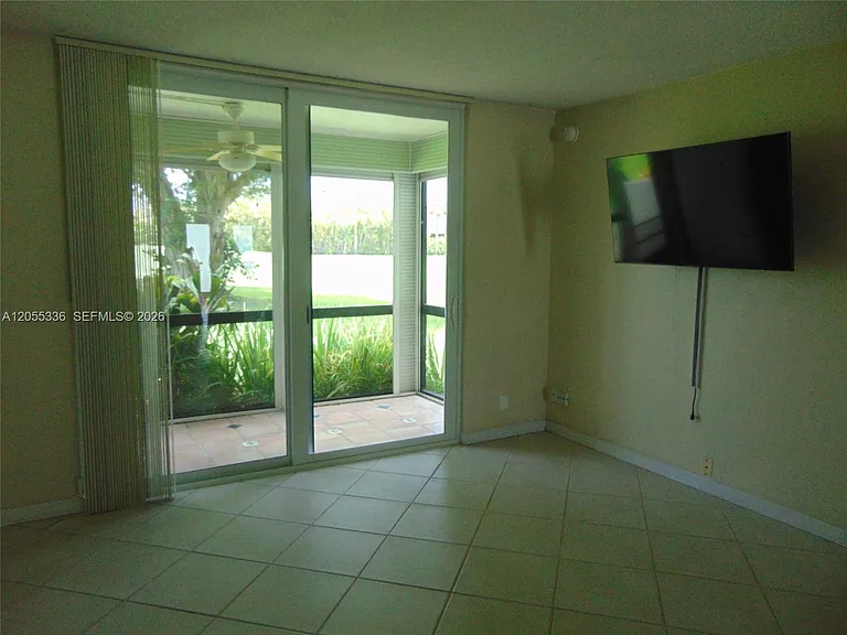 9811 N Hollybrook Lake Dr #103 — Photo 13