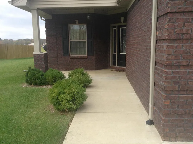 111 Vineland Parkway Dr — Photo 9