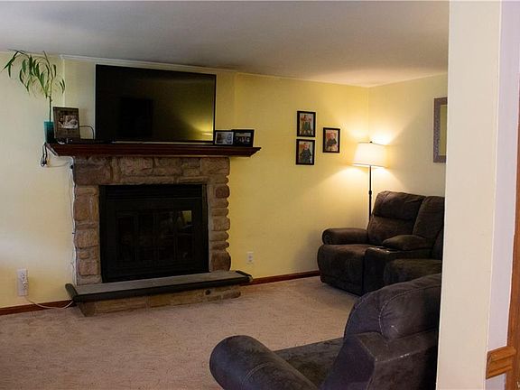5th image of 83 Covington Dr