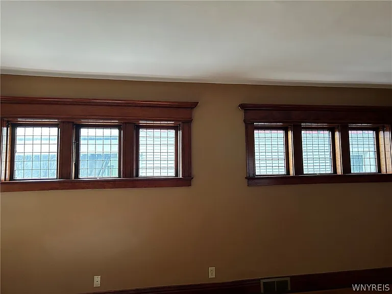 543 Potomac Ave — Photo 20