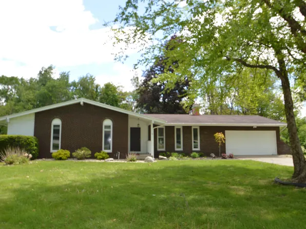 53120 Fox Ct, South Bend, IN 46637