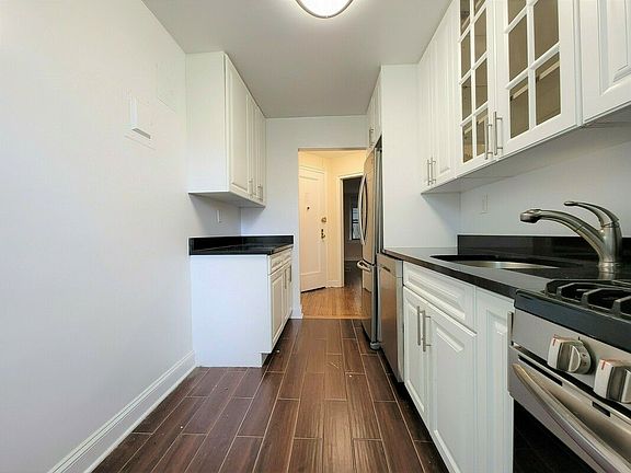 3rd image of 50-01 39th Ave #J31