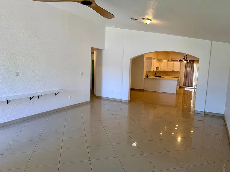 1028 N McCain Ave — Photo 4