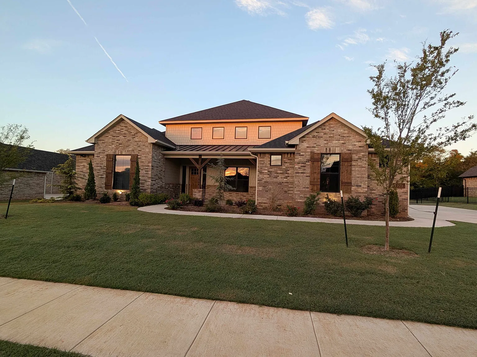 3 bed, 2.5 bath, 3214 sqft, $4,000 — Photo 1