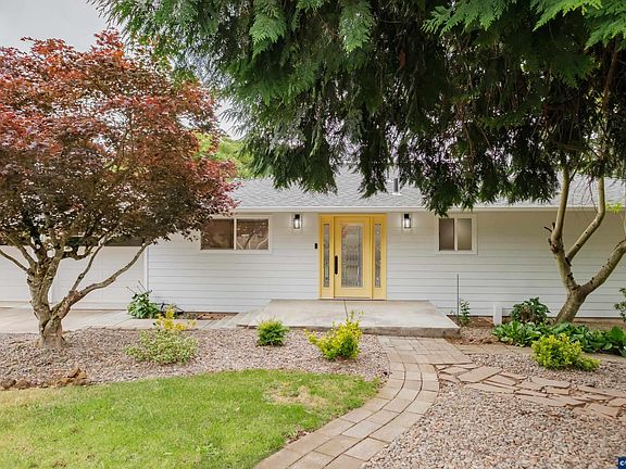 4th image of 7500 Spring Valley Rd NW