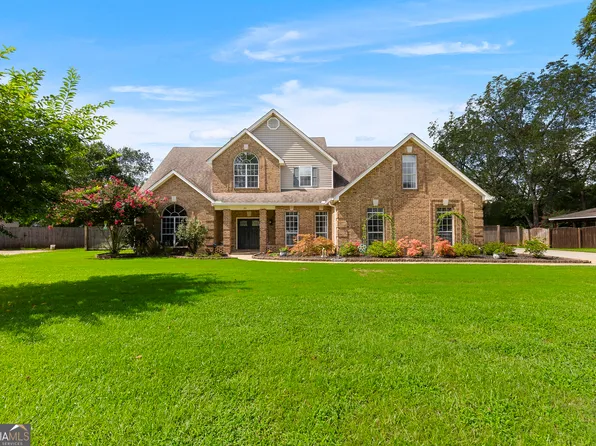 102 White Columns Dr, Kathleen, GA 31047