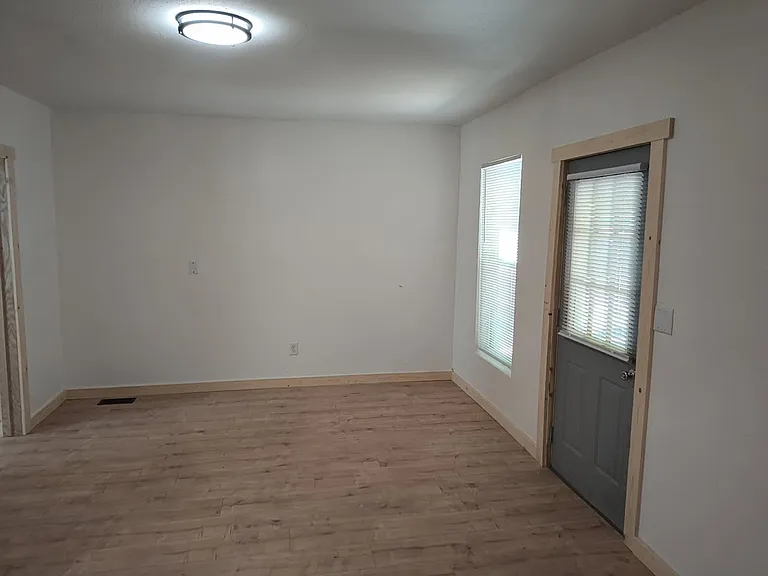 416 N Horsman St #3 — Photo 12