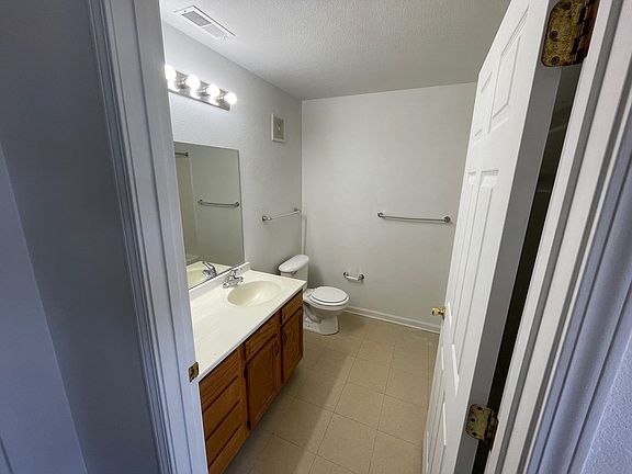 4th image of 1302 N Liberty Cir E
