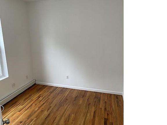 5th image of 832 E 219th St #1