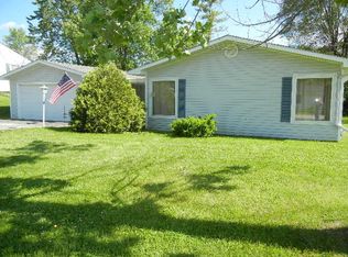 1012 Sunset Dr, Macon, MO 63552