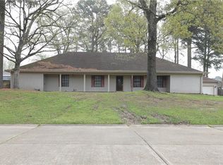 1629 W Medalist Rd, Pineville, LA 71360