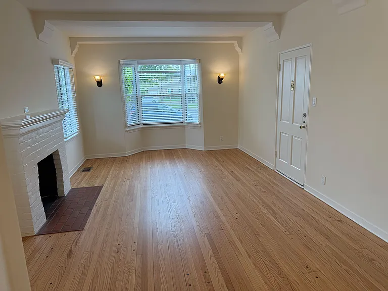 617 W Glenoaks Blvd #617 — Photo 4