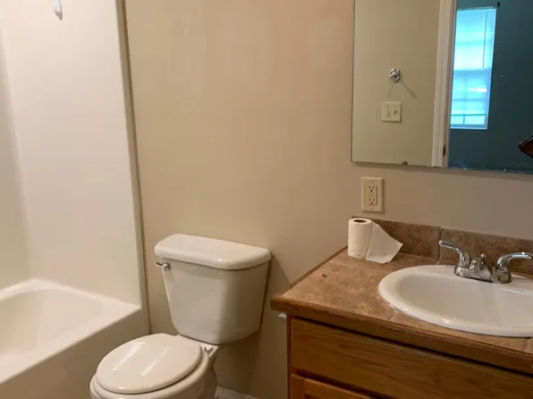 615 Canterbury Rd, Pittsburg, KS 66762