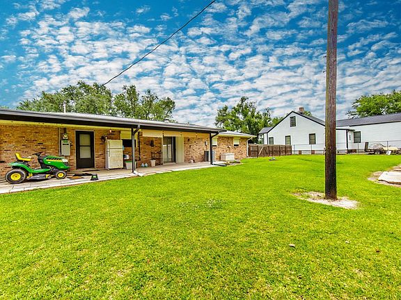 3rd image of 3953 Bayou Black Dr