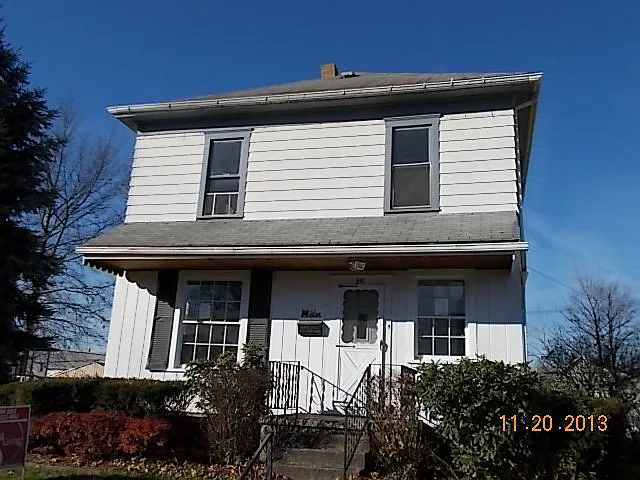 341 S 10th St photo 1