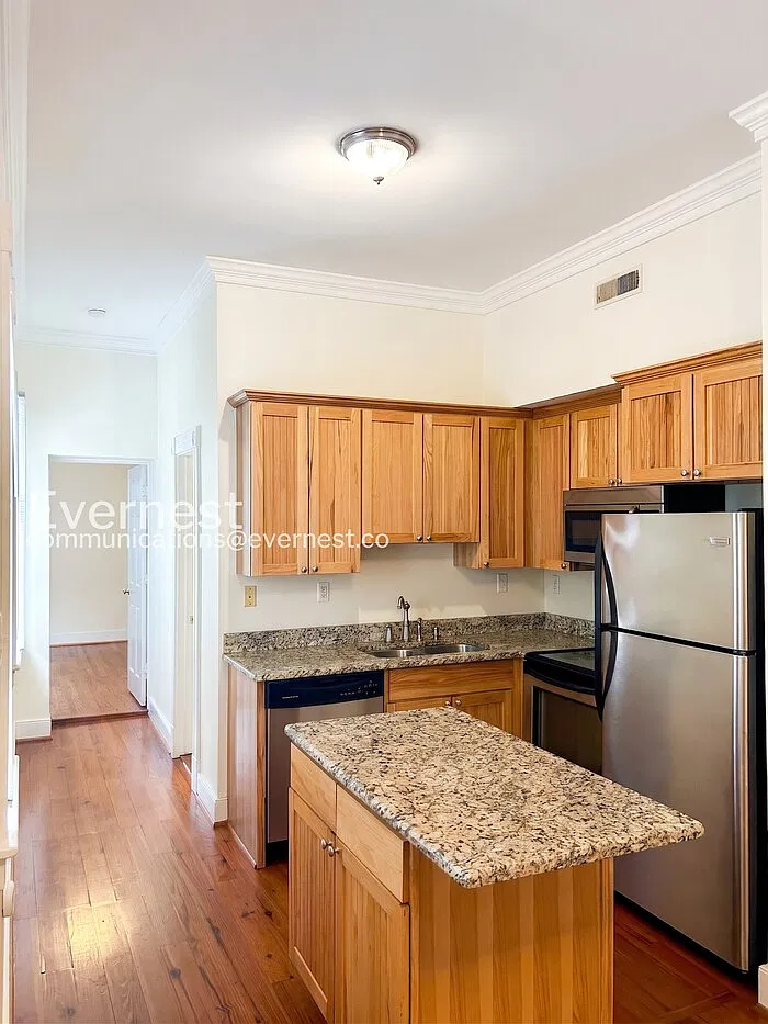 2 bed, 1.0 bath, 1011 sqft, $1,595 — Photo 4