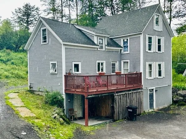29 Paradise Road, Newport, NH 03773