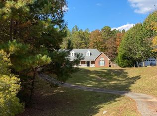 676 Lake Harding Dr, Hamilton, GA 31811