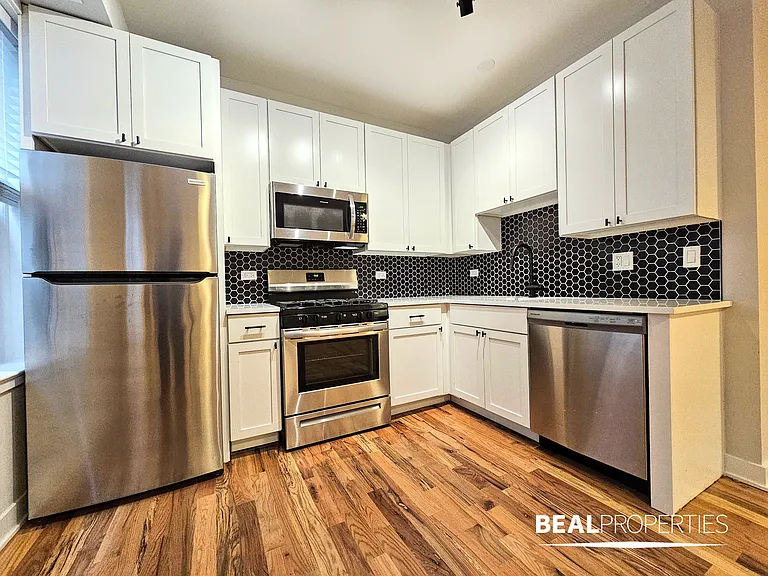 656 W Wrightwood — Photo 8