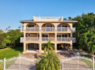154 Jasmine St, Plantation Key, FL 33036