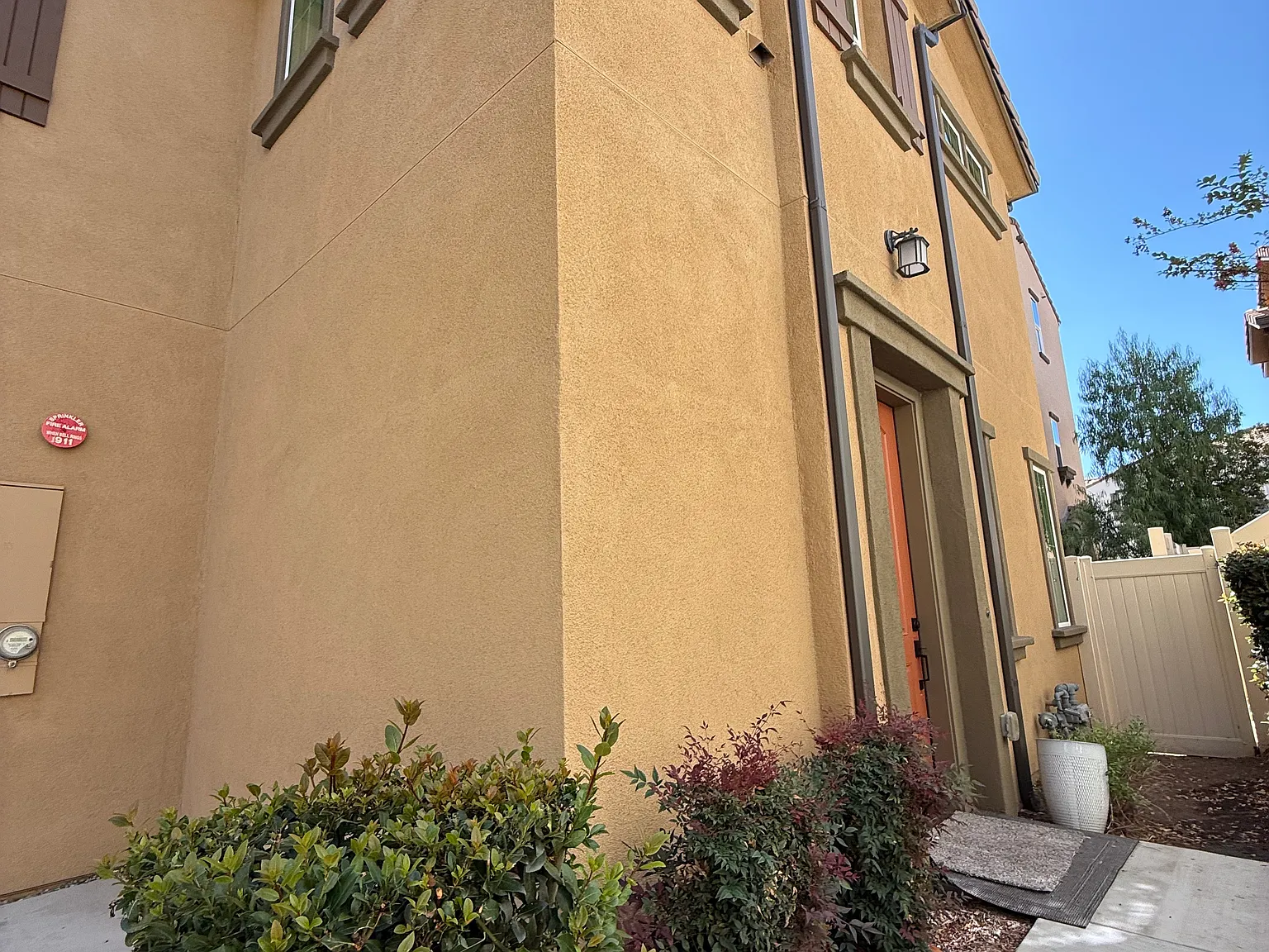 4 bed, 1643 sqft, $3,150 — Photo 2