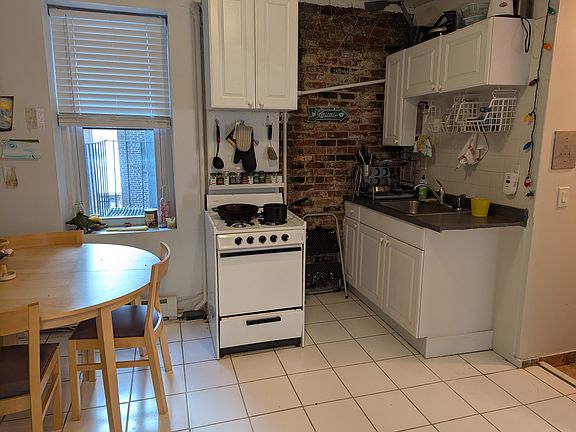 5th image of 274 Cambridge St APT 6