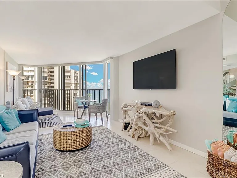 4041 Gulf Shore Blvd N #1109 — Photo 13