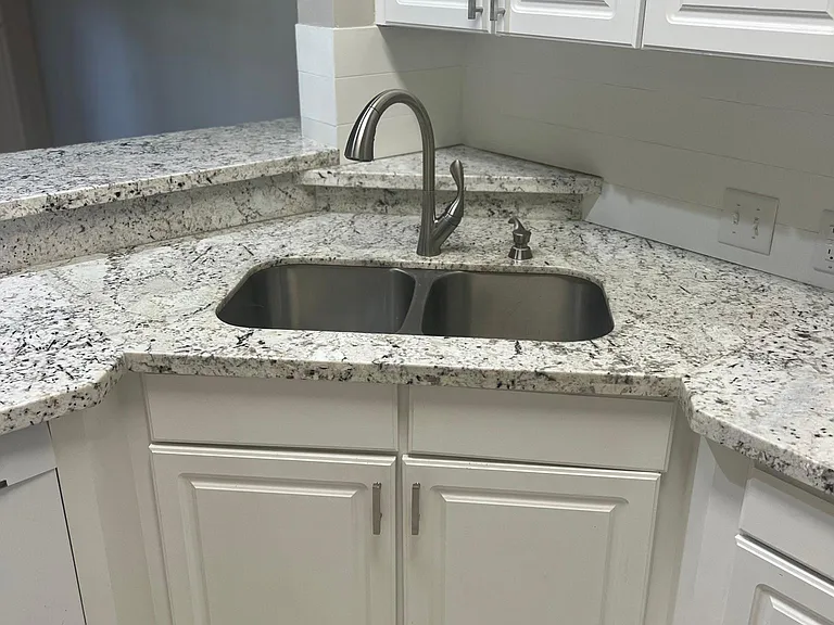 4 Charleston Cir — Photo 6