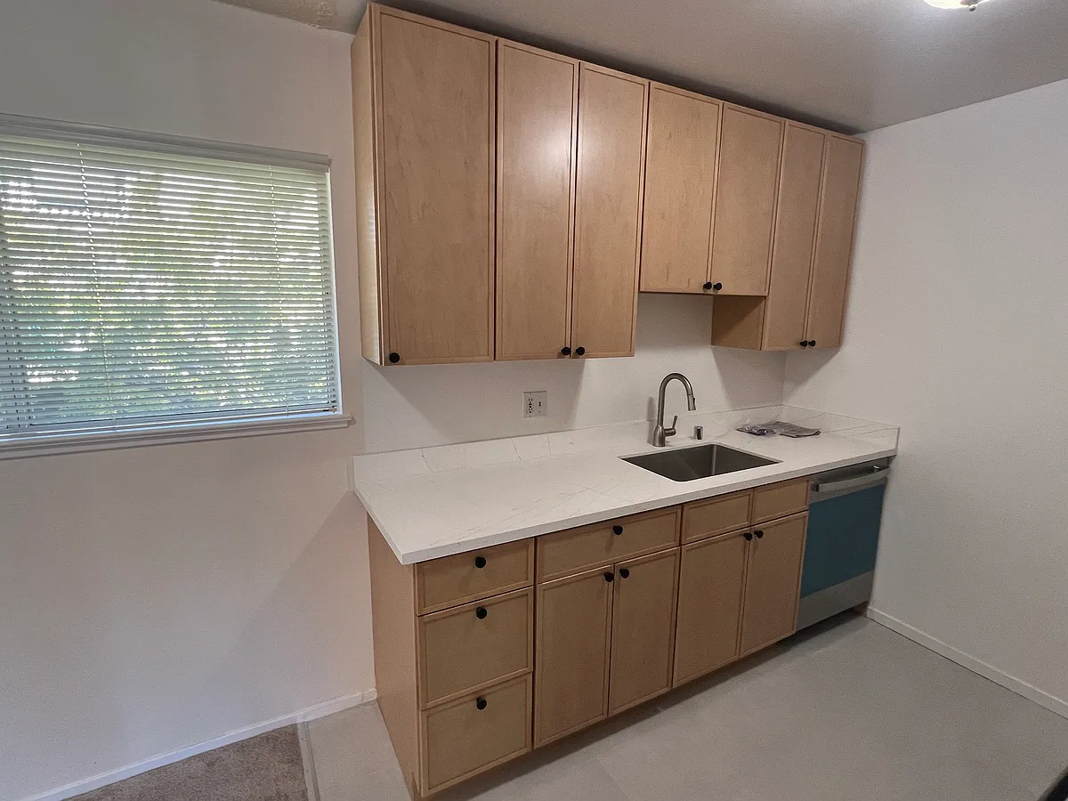 Building Photo - 1315 Palos Verdes Dr #7