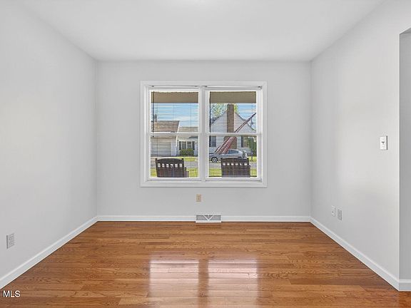 5th image of 98 Highland Avenue