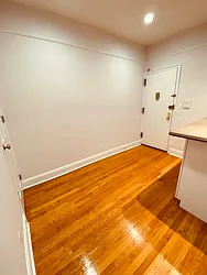 Rented by Metropolis Real Estate of Manhattan
