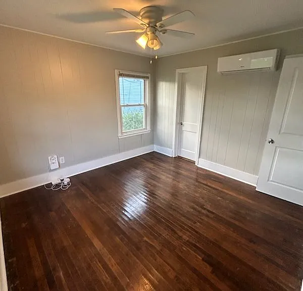 745 Queen Ave NW — Photo 4