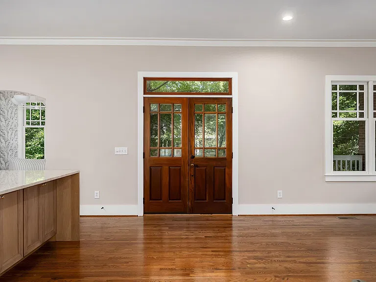 218 Hawthorn St — Photo 4
