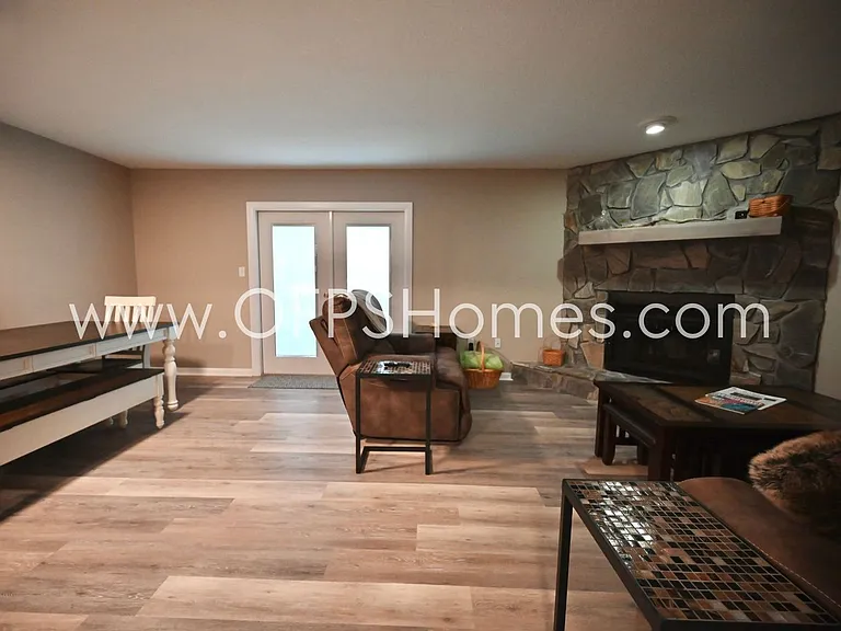 1755 Union Ave — Photo 9