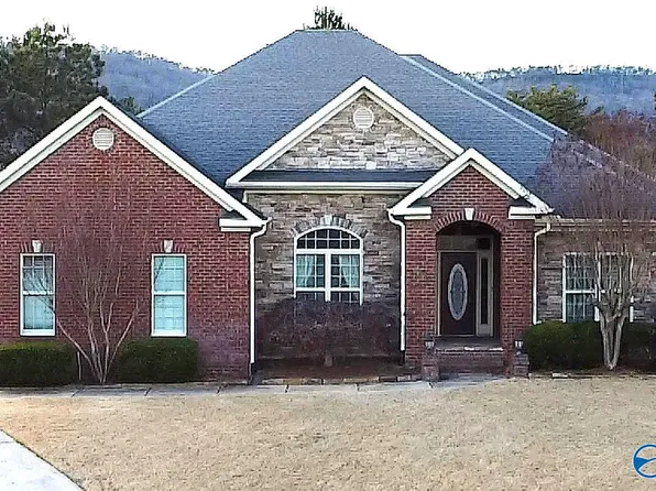 7551 Crestridge Dr, Owens Cross Roads, AL 35763