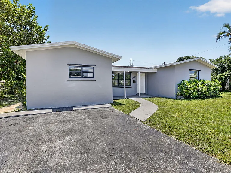 5804 NW 14th St — Photo 34