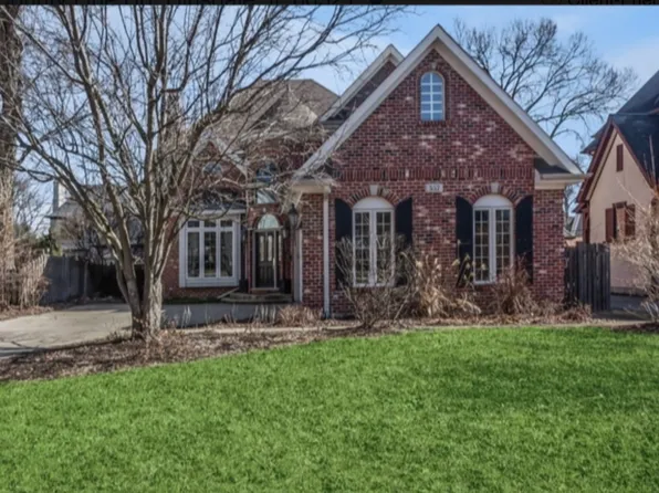 557 N County Line Rd, Hinsdale, IL 60521