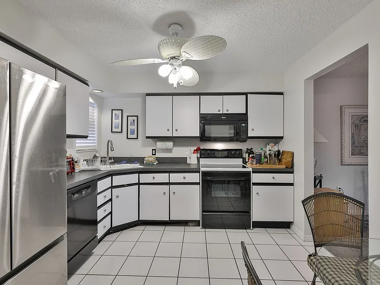 5567 Sea Forest Dr #122 — Photo 15
