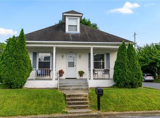 4046 Nicholas St, Easton, PA 18045