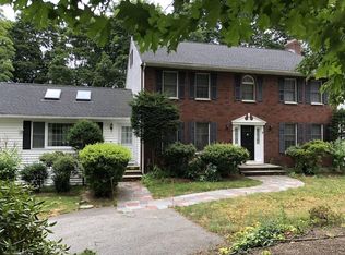 7 Garden Rd, Wellesley, MA 02481