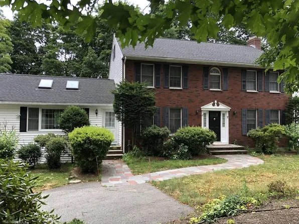 7 Garden Rd, Wellesley, MA 02481
