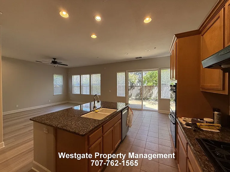 1708 Southridge Dr — Photo 15
