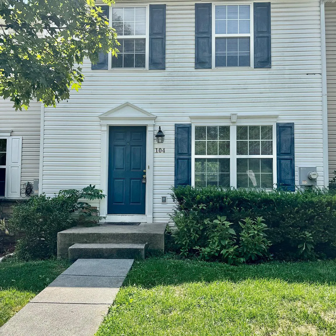 2 bed, 2.5 bath, 1240 sqft, $1,700 — Photo 2