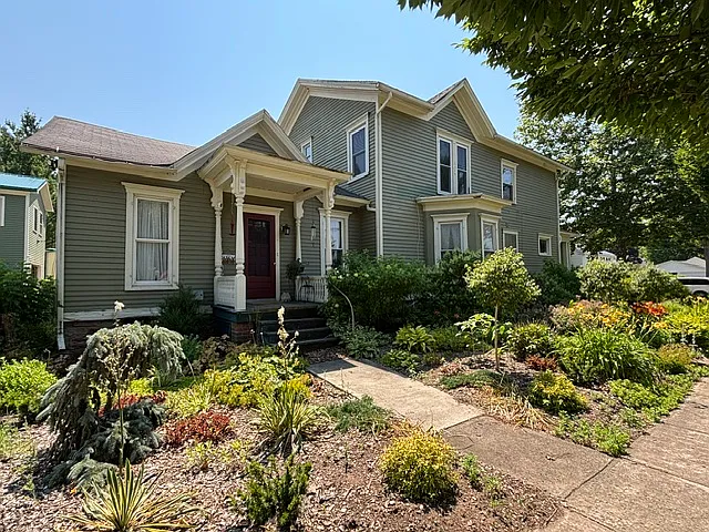 1 bed, 850 sqft, $1,350 — Photo 3